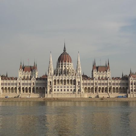 Residence Parliament Boedapest Buitenkant foto