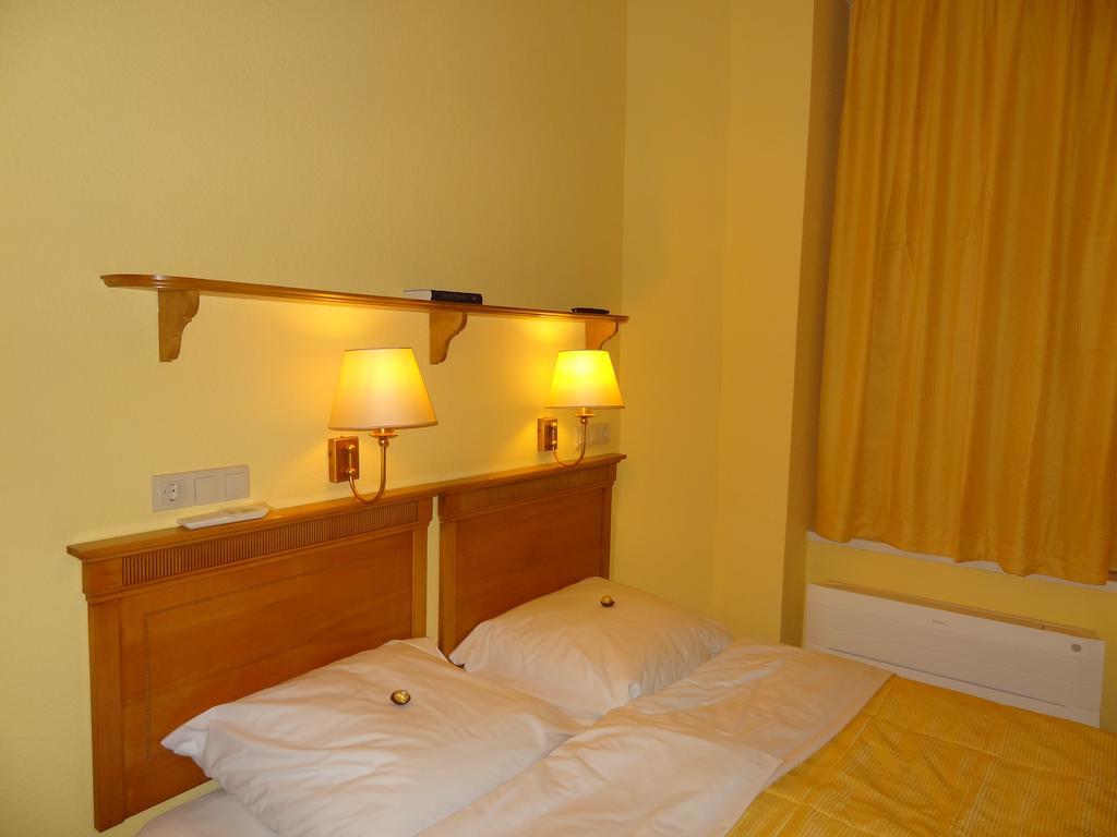 Residence Parliament Boedapest Kamer foto
